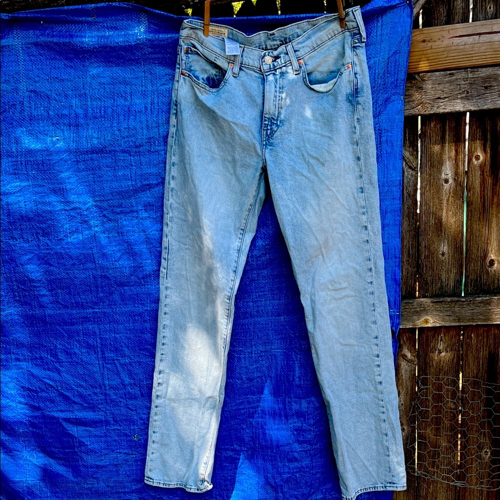 Classic  Levi Light Blue Bootcut Jeans for EXCELLENT CONDITION!